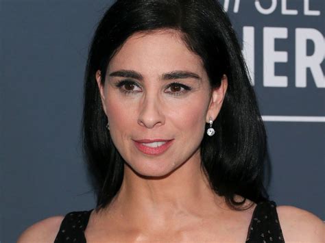 sarah silverman bikini|Sarah Silverman Shares Bikini Photo from Vitamin D Break on。